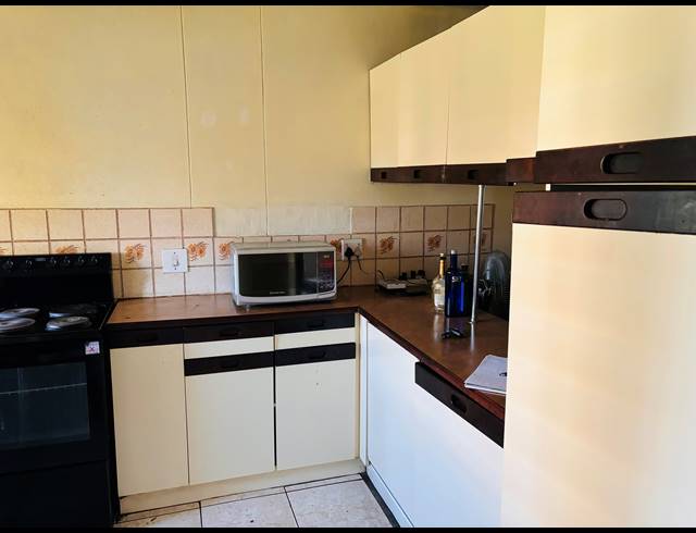 3 BEDROOM APARTMENT FOR SALE IN SUNNYSIDE